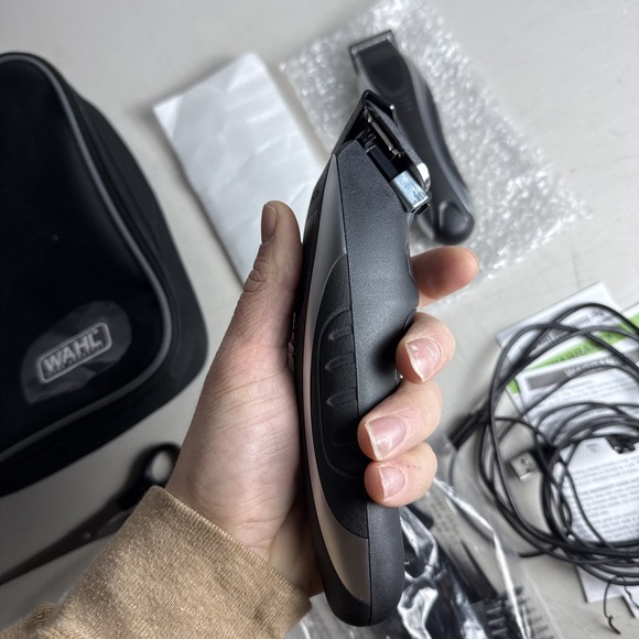 Wahl Home Products Li-Ion Max Rechargeable Cordless Clipper Haircutting Kit - Picture 9 of 16